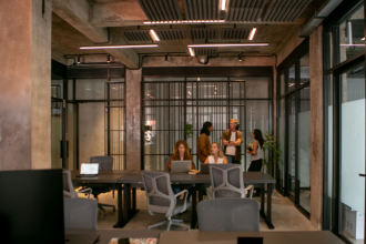 Para o Instituto Econacional, investir em educação corporativa é o caminho para inovação e liderança.