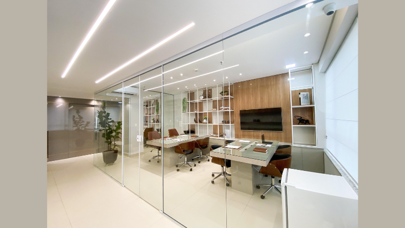 A ergonomia no home office depende de orientação e estrutura adequada — como ressalta Paulo Henrique Silva Maia ao analisar o impacto do trabalho remoto.

