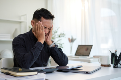 Burnout em adultos neurodivergentes: sinais precoces e estratégias de prevenção do burnout neurodivergente explicados por Alexandre Costa Pedrosa.